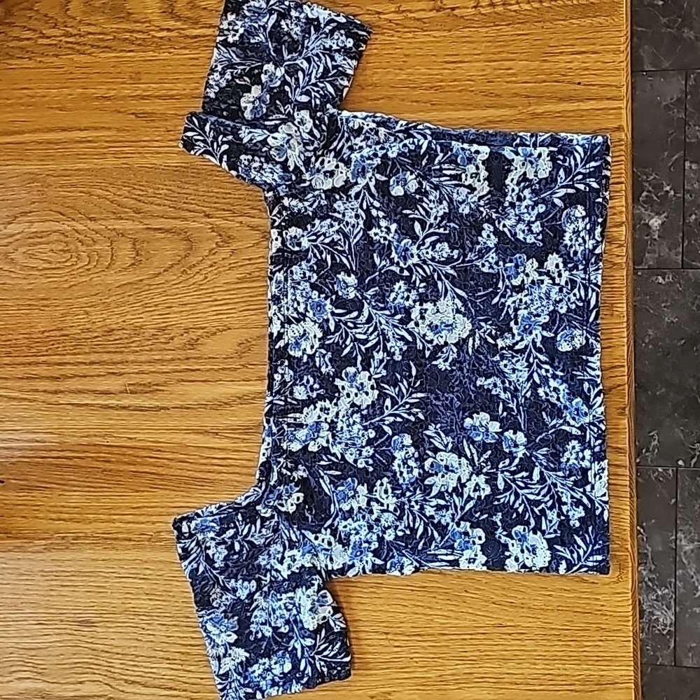 Hollister top